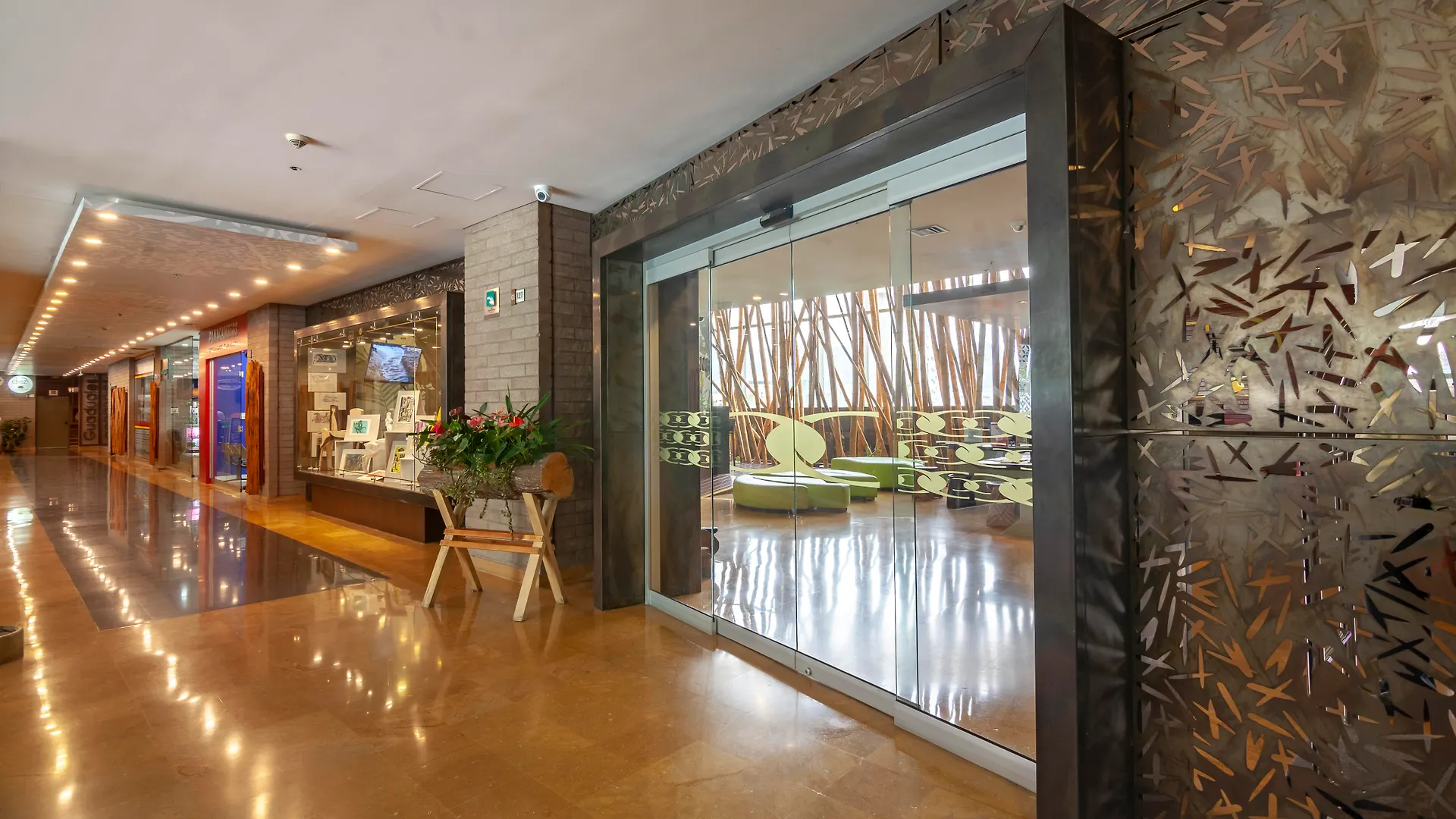 Diez Hotel Categoria Colombia Medellin