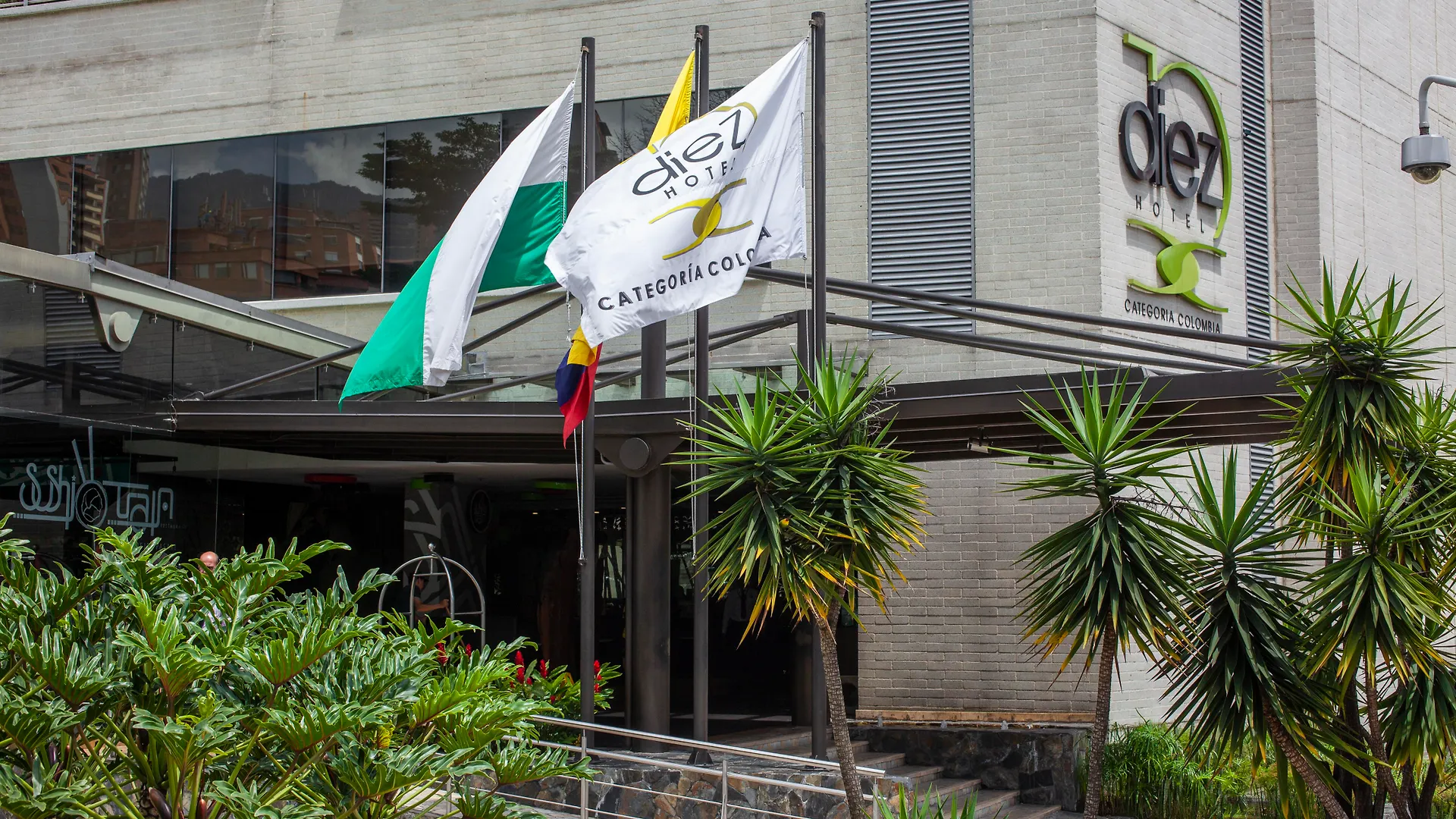 Diez Hotel Categoria Colombia Medellin Colombia