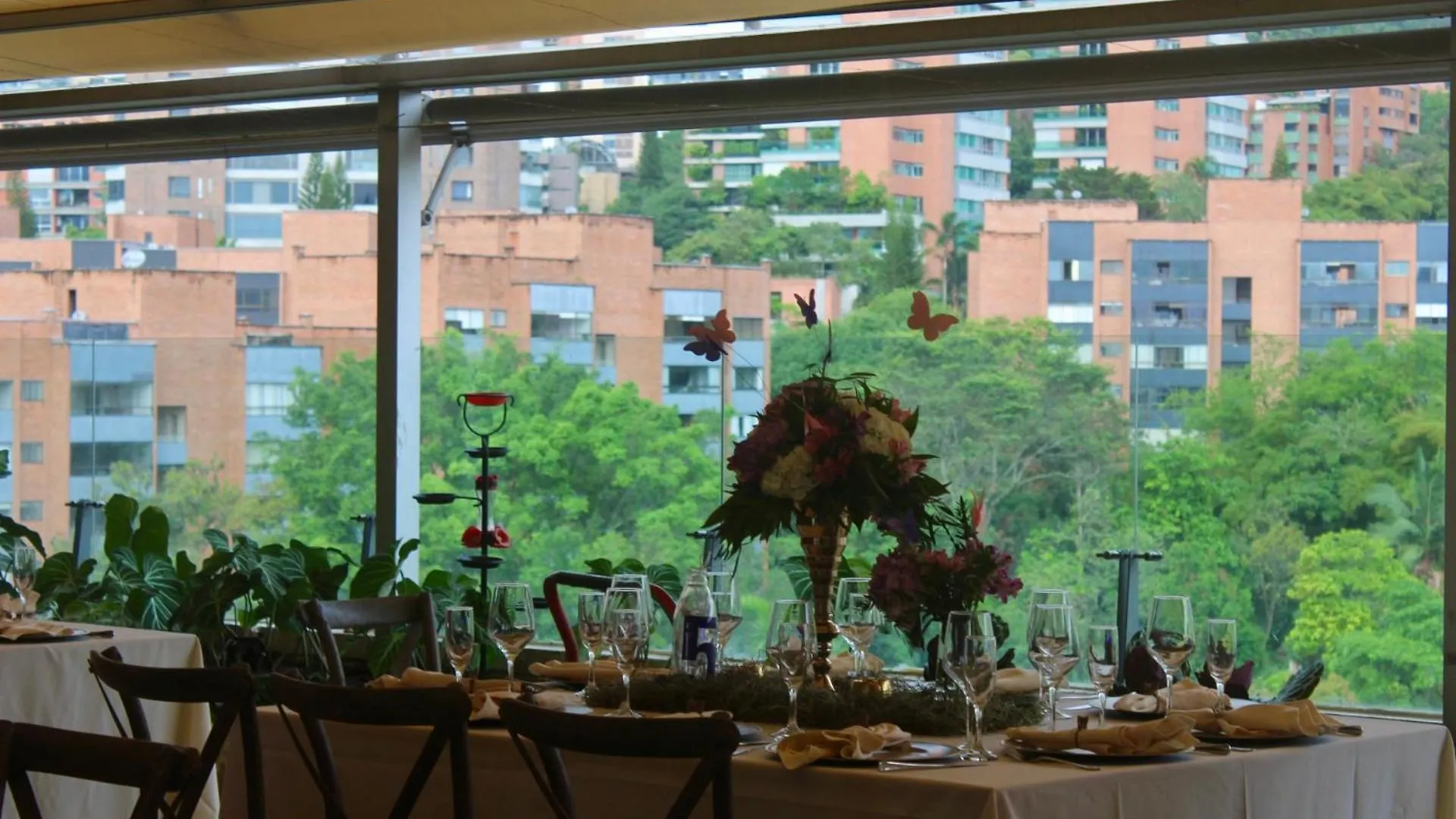 Diez Hotel Categoria Colombia Medellin