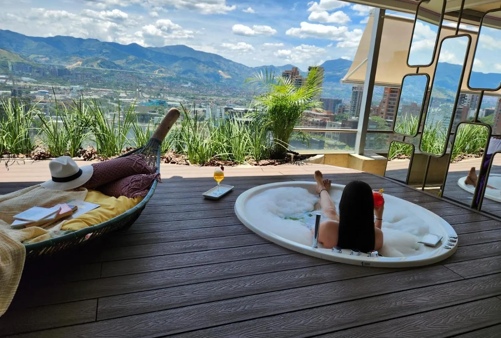 Diez Hotel Categoria Colombia Medellin