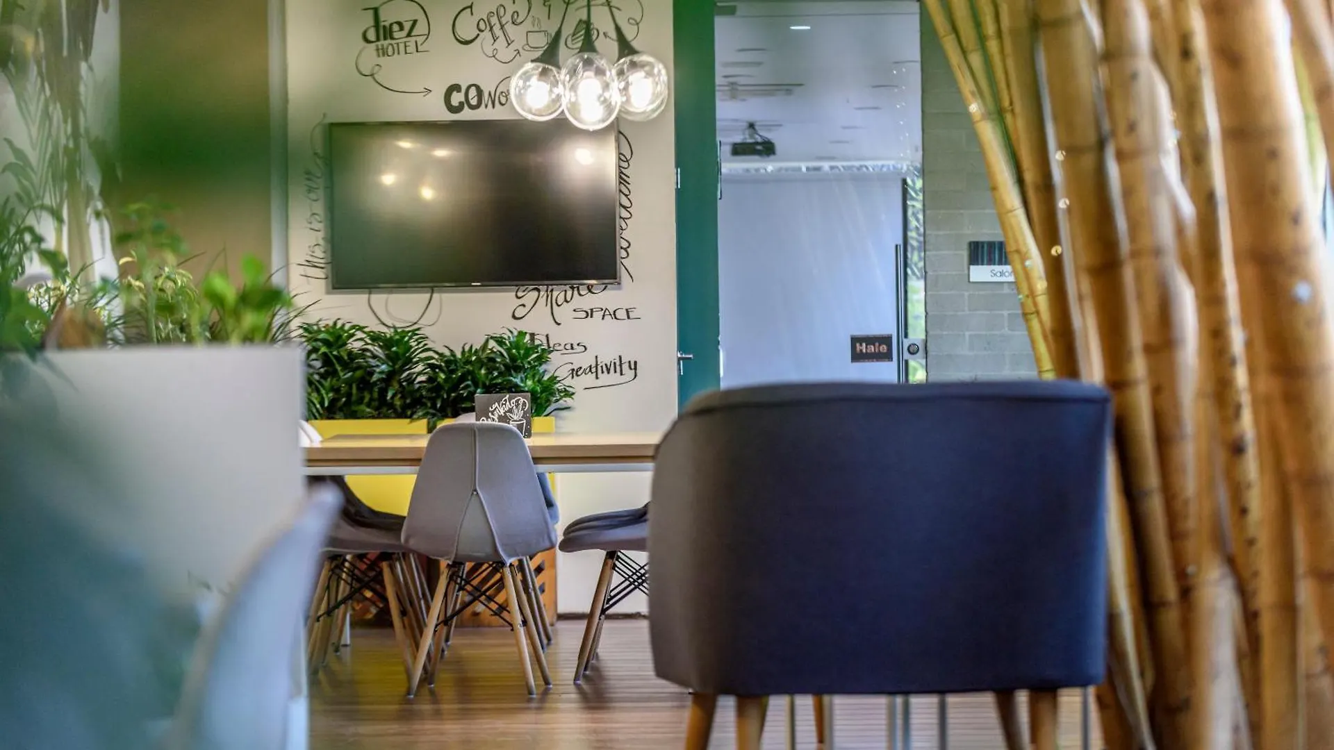 Diez Hotel Categoria Colombia Medellin