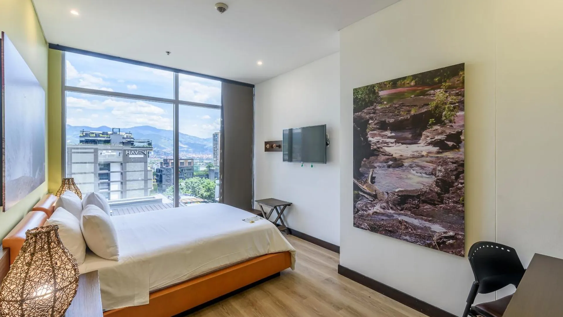 Diez Hotel Categoria Colombia Medellin