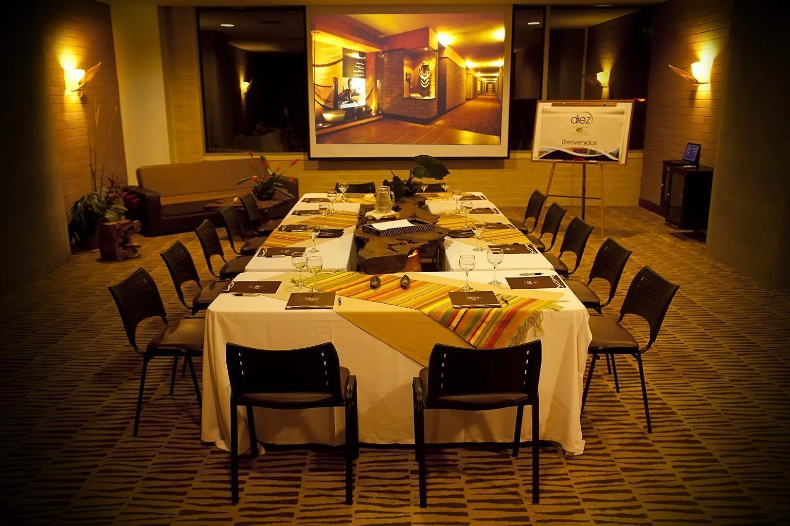 Diez Hotel Categoria Colombia Medellin